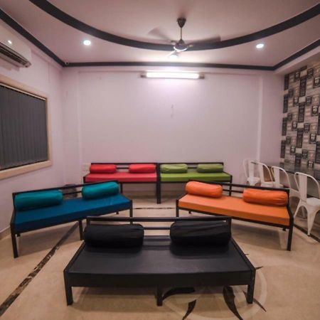 Happinest - The Backpacker'S Hostel Mumbai Ngoại thất bức ảnh