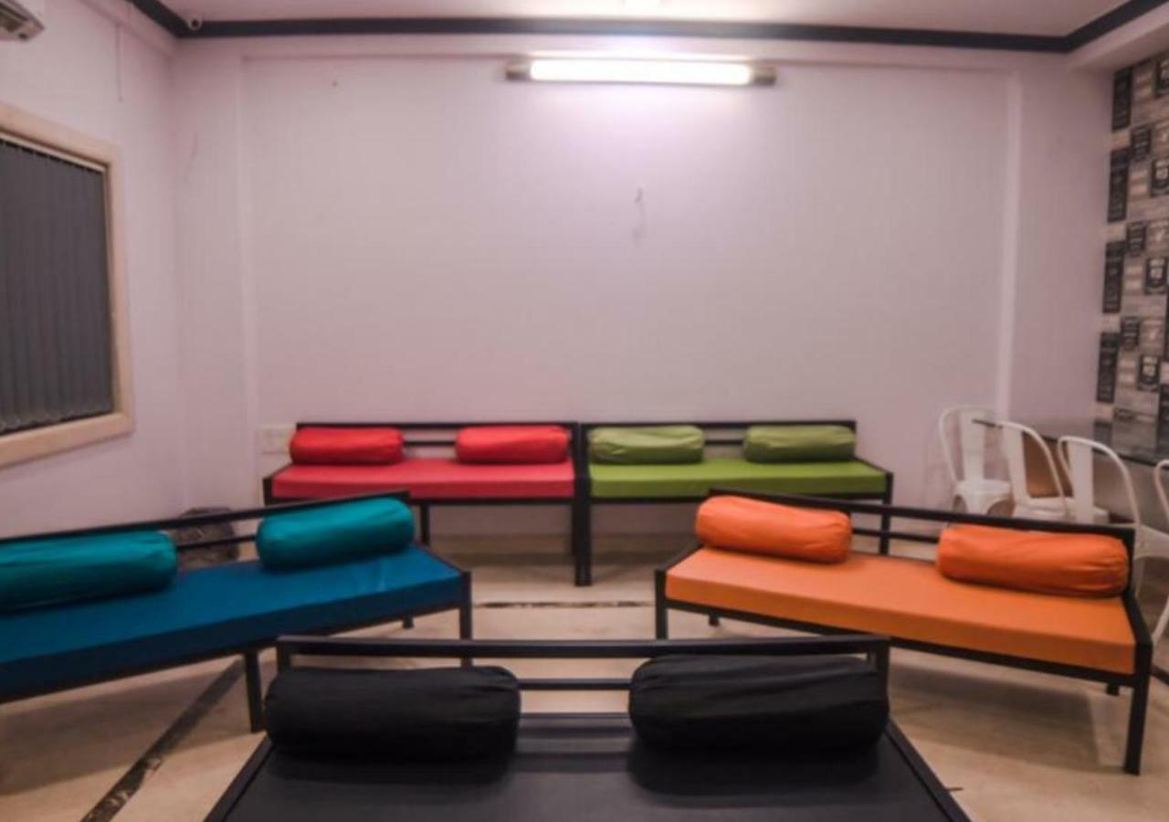 Happinest - The Backpacker'S Hostel Mumbai Ngoại thất bức ảnh