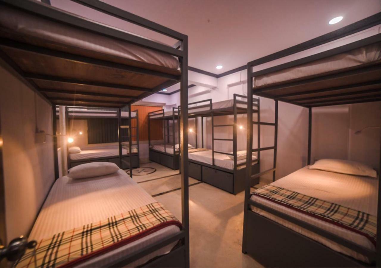Happinest - The Backpacker'S Hostel Mumbai Ngoại thất bức ảnh